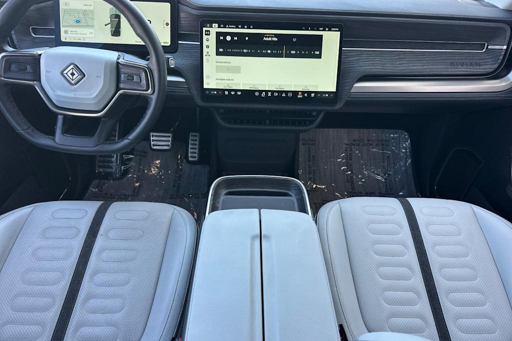 Thumbnail: 2023 Rivian R1S - 2