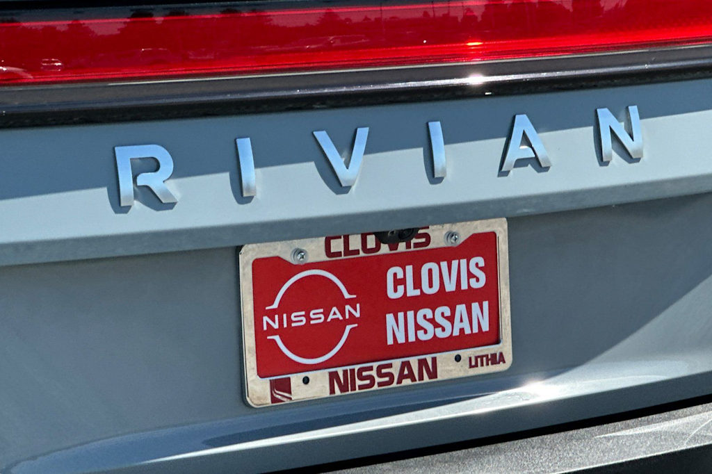 Thumbnail: 2023 Rivian R1S - 35