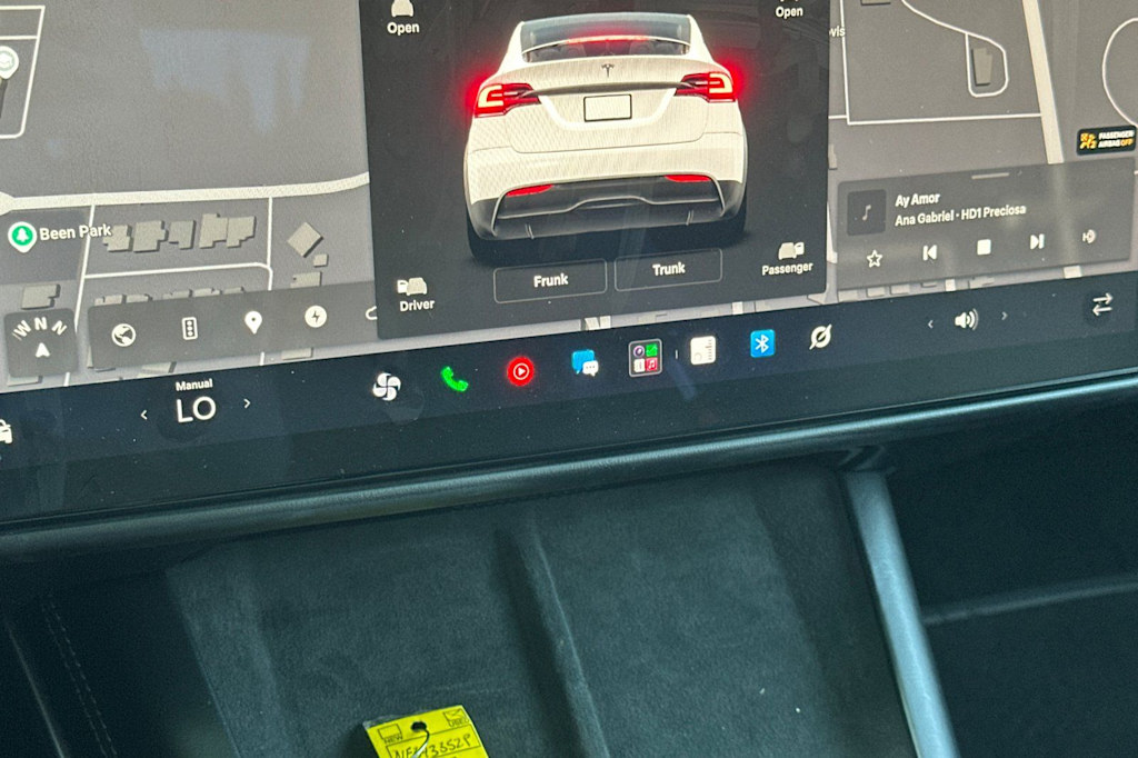 Thumbnail: 2022 Tesla Model X - 29