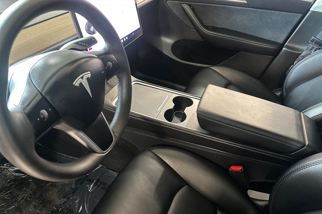 Thumbnail: 2025 Tesla Model Y - 10
