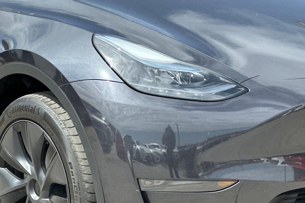 Thumbnail: 2025 Tesla Model Y - 32