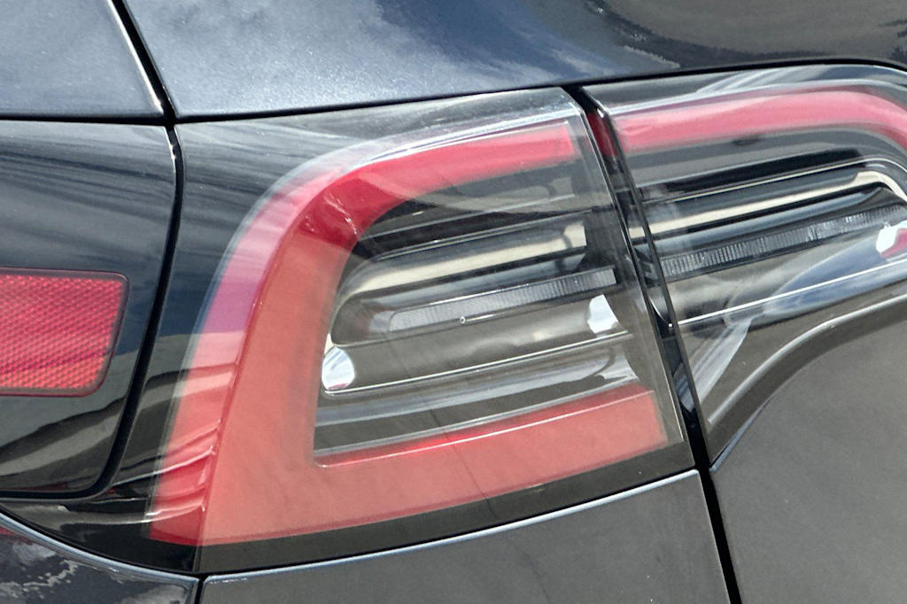 Thumbnail: 2025 Tesla Model Y - 33