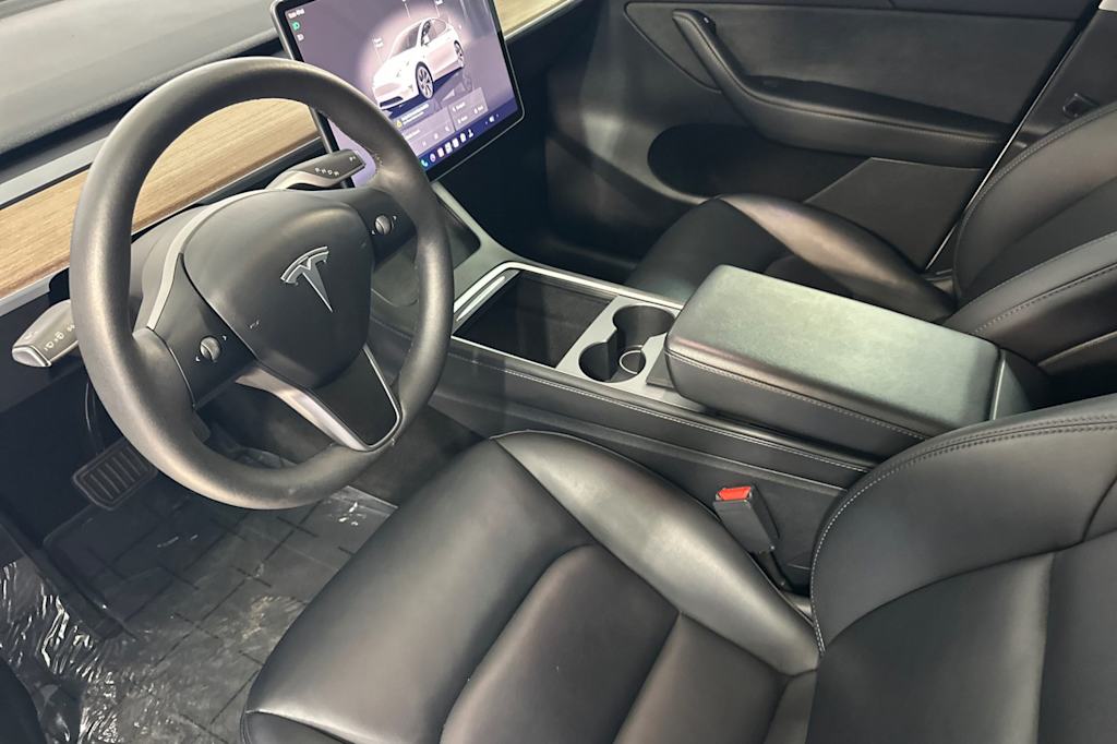 Thumbnail: 2024 Tesla Model Y - 10
