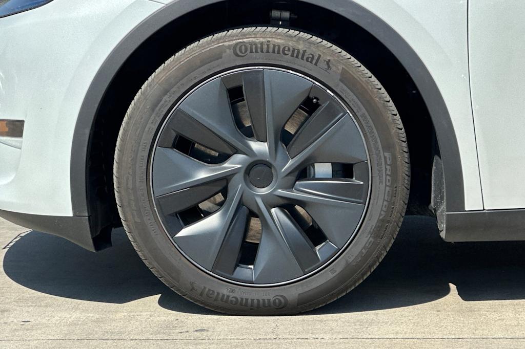 Thumbnail: 2024 Tesla Model Y - 8