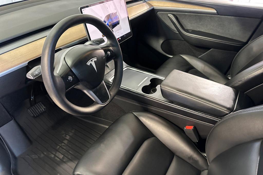 Thumbnail: 2024 Tesla Model Y - 9