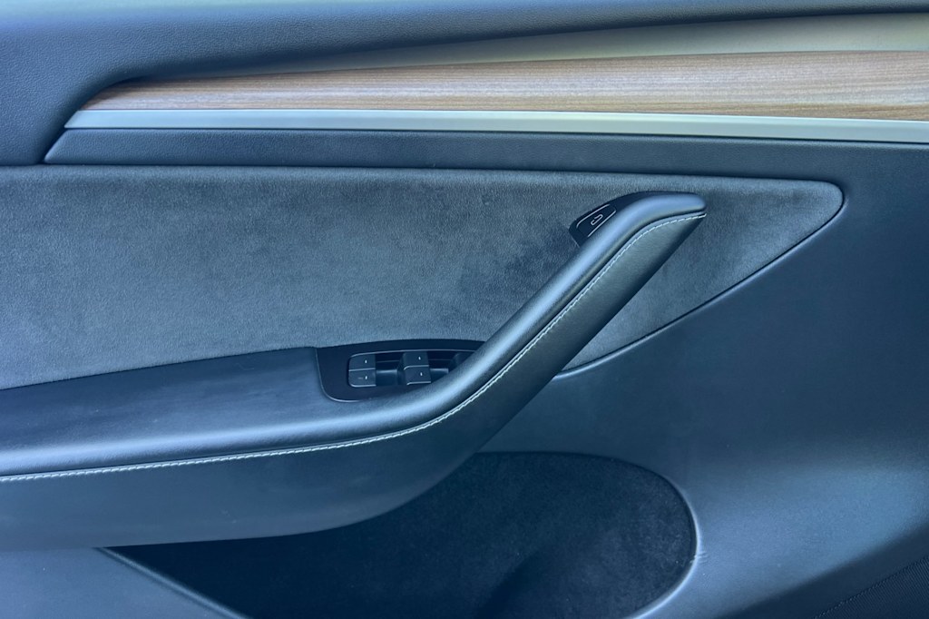 Thumbnail: 2023 Tesla Model Y - 20