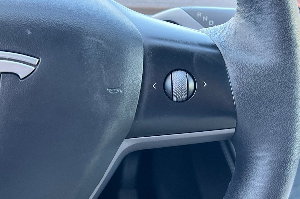 Thumbnail: 2023 Tesla Model Y - 31