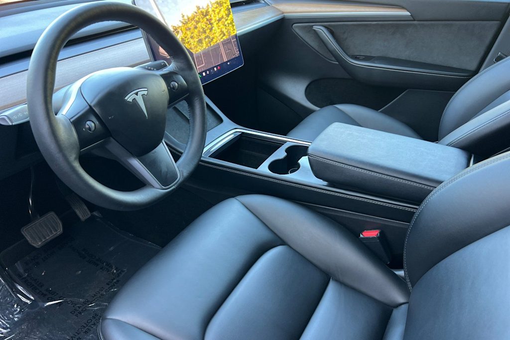 Thumbnail: 2023 Tesla Model Y - 10