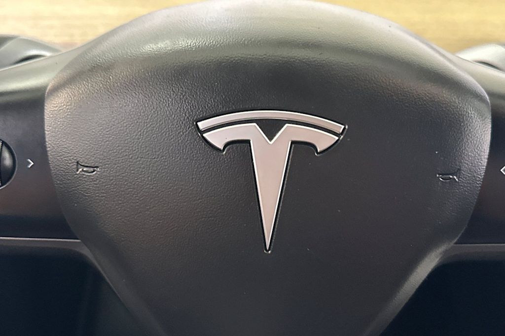 Thumbnail: 2022 Tesla Model Y - 33