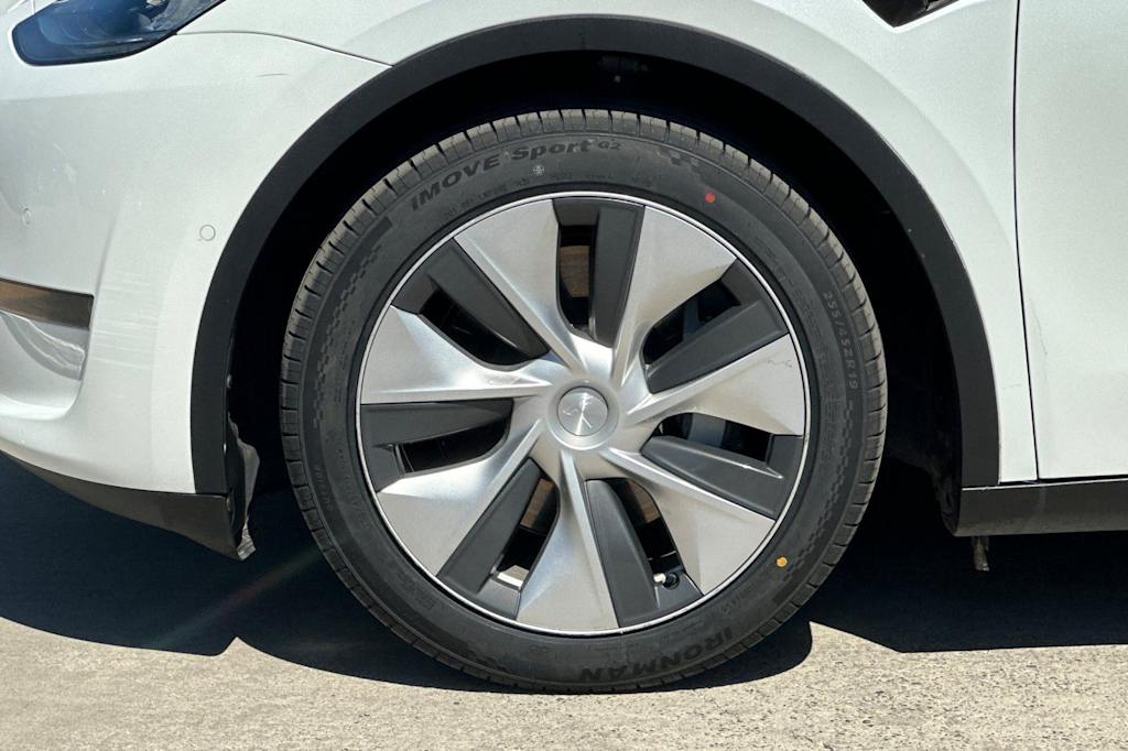 Thumbnail: 2022 Tesla Model Y - 8