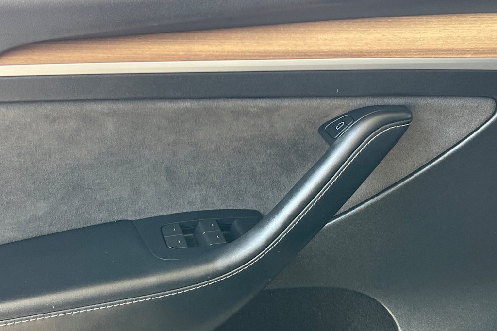 Thumbnail: 2023 Tesla Model Y - 19