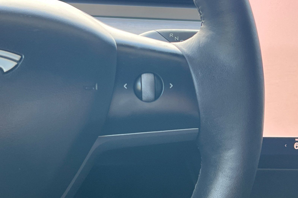 Thumbnail: 2023 Tesla Model Y - 31