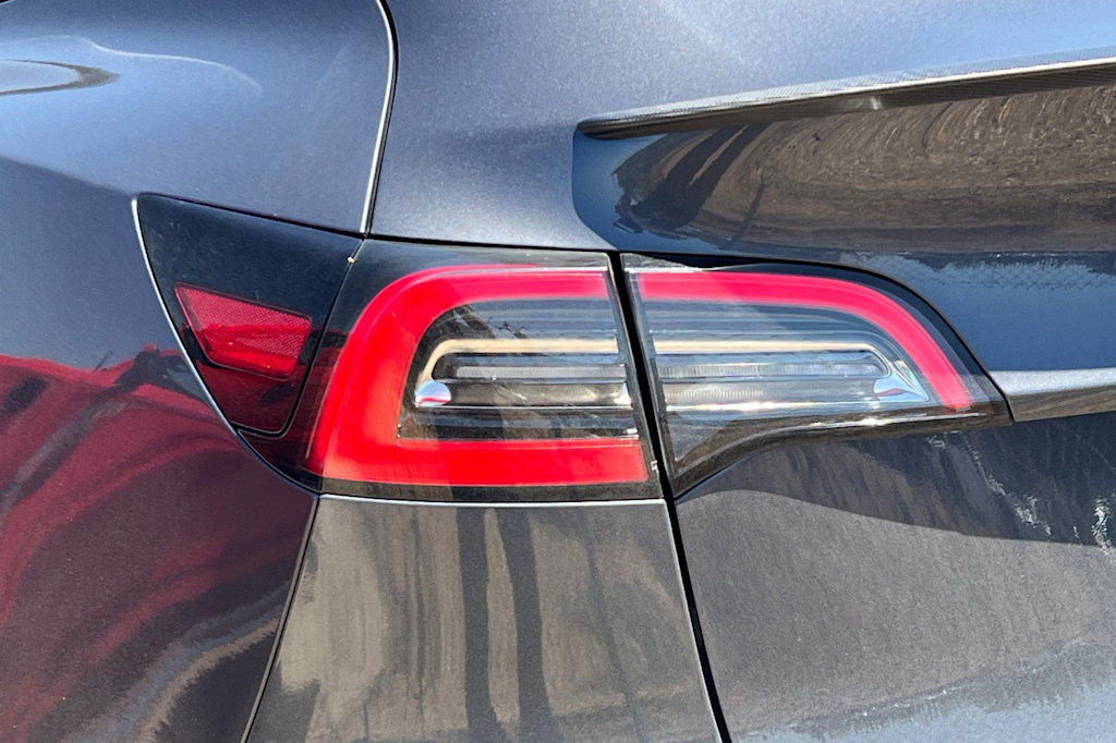 Thumbnail: 2022 Tesla Model Y - 23