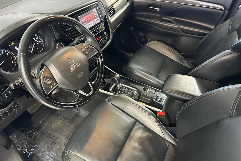 Thumbnail: 2019 Mitsubishi Outlander - 9