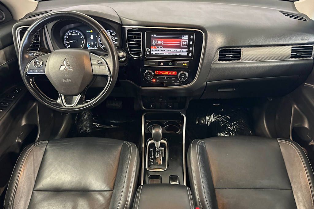 Thumbnail: 2019 Mitsubishi Outlander - 2