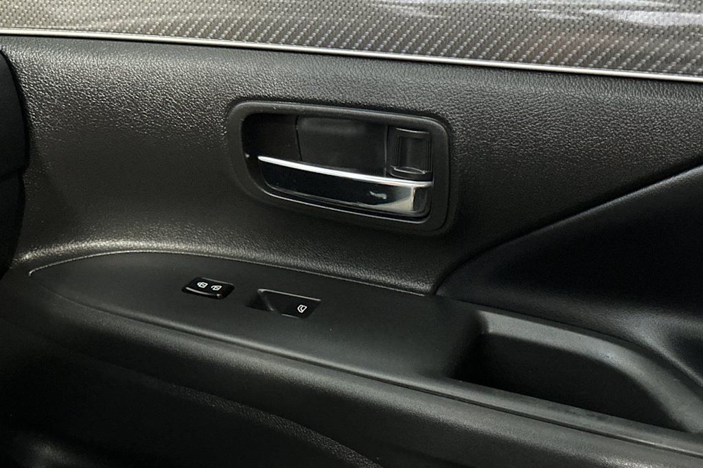 Thumbnail: 2019 Mitsubishi Outlander - 27