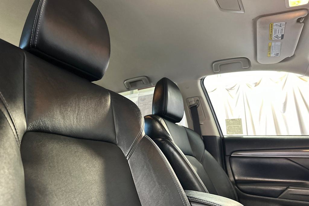 Thumbnail: 2019 Mitsubishi Outlander - 10