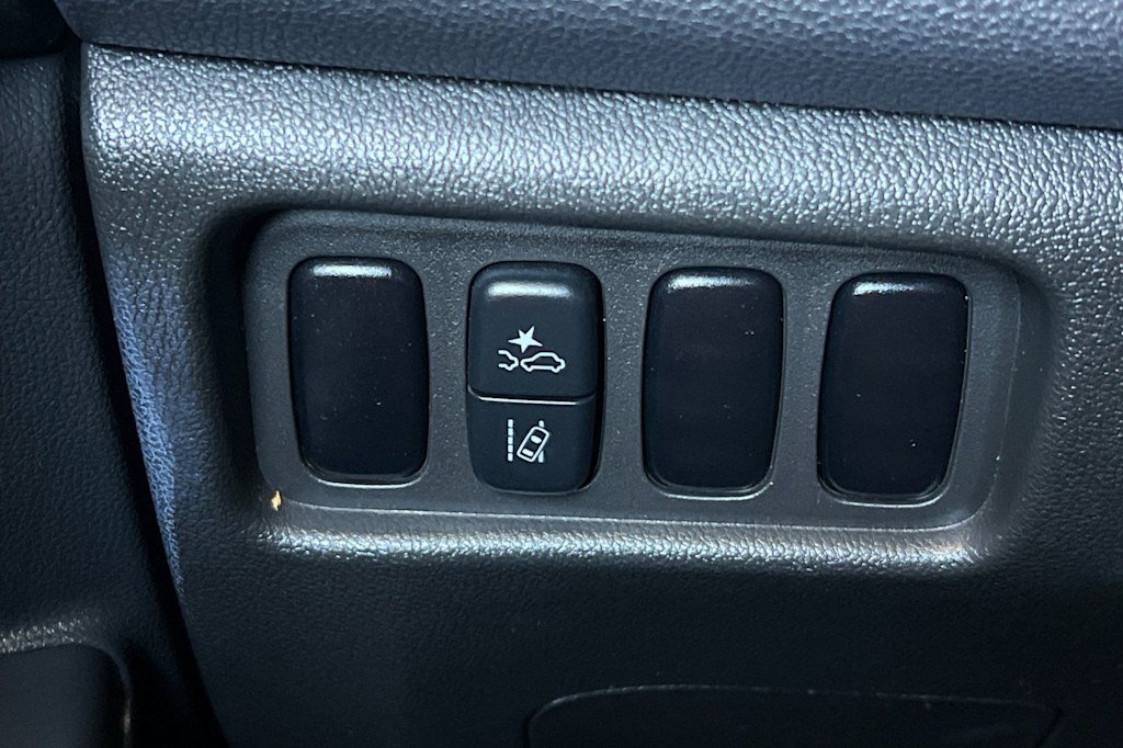 Thumbnail: 2024 Mitsubishi Outlander Sport - 32