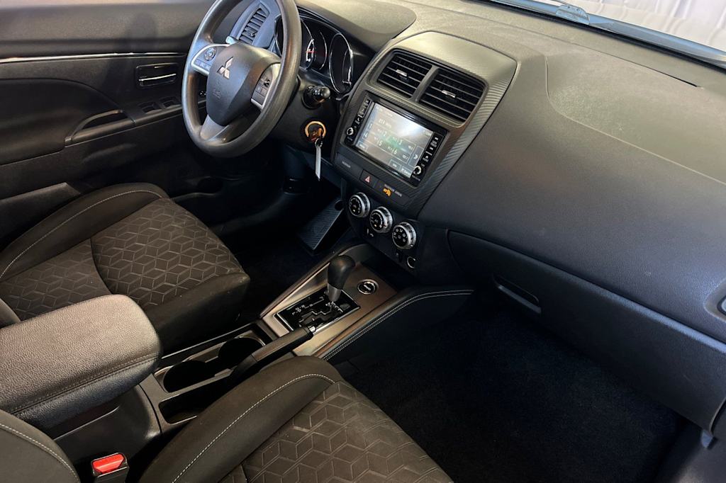 Thumbnail: 2024 Mitsubishi Outlander Sport - 13