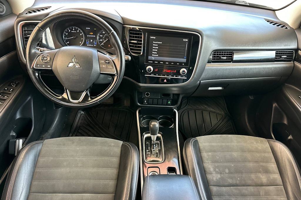 Thumbnail: 2020 Mitsubishi Outlander - 2