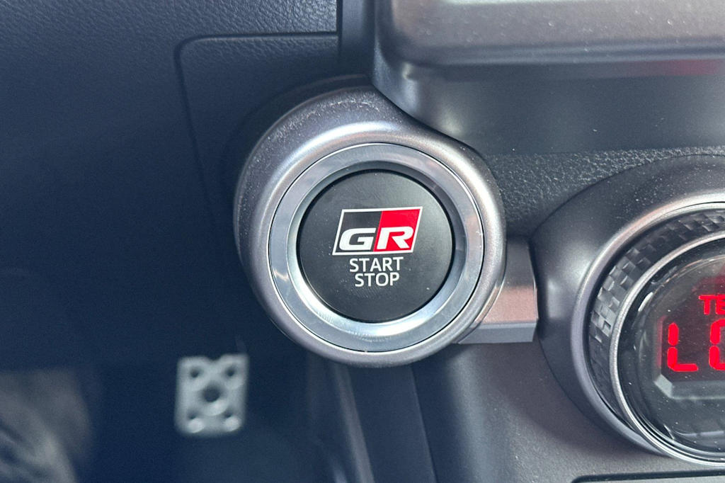 Thumbnail: 2025 Toyota GR86 - 25