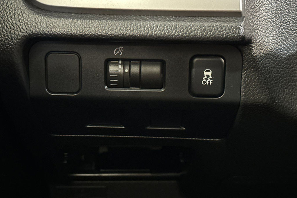 Thumbnail: 2014 Subaru XV Crosstrek - 33