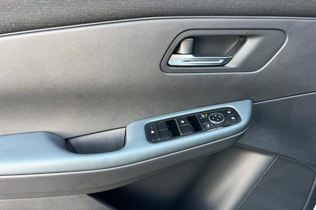 Thumbnail: 2026 Nissan Leaf - 22