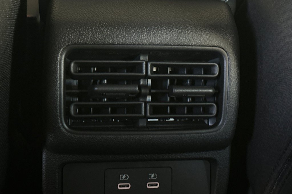 Thumbnail: 2026 Nissan Leaf - 21