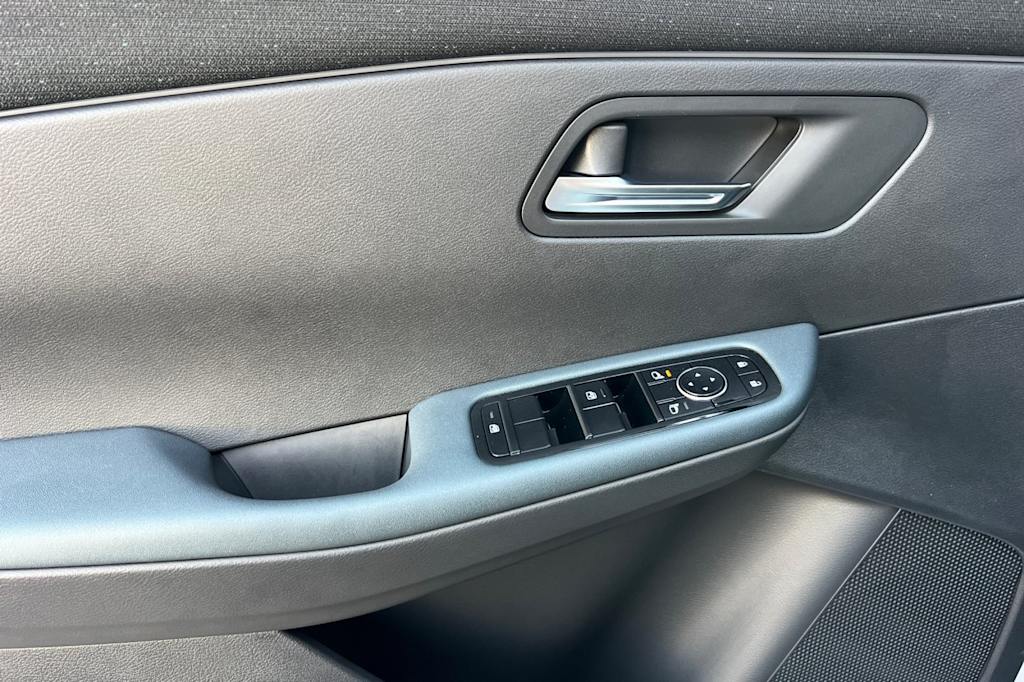 Thumbnail: 2026 Nissan Leaf - 22