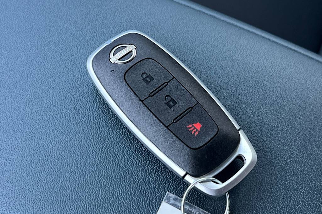 Thumbnail: 2026 Nissan Leaf - 17