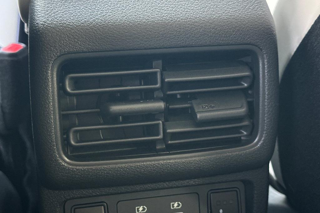 Thumbnail: 2026 Nissan Leaf - 22