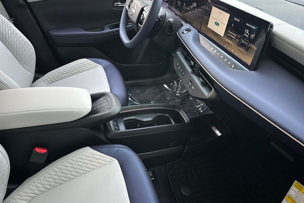 Thumbnail: 2026 Nissan Leaf - 10