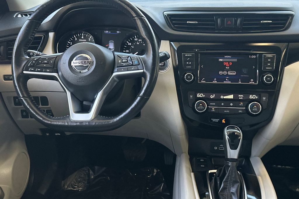 Thumbnail: 2022 Nissan Rogue Sport - 11