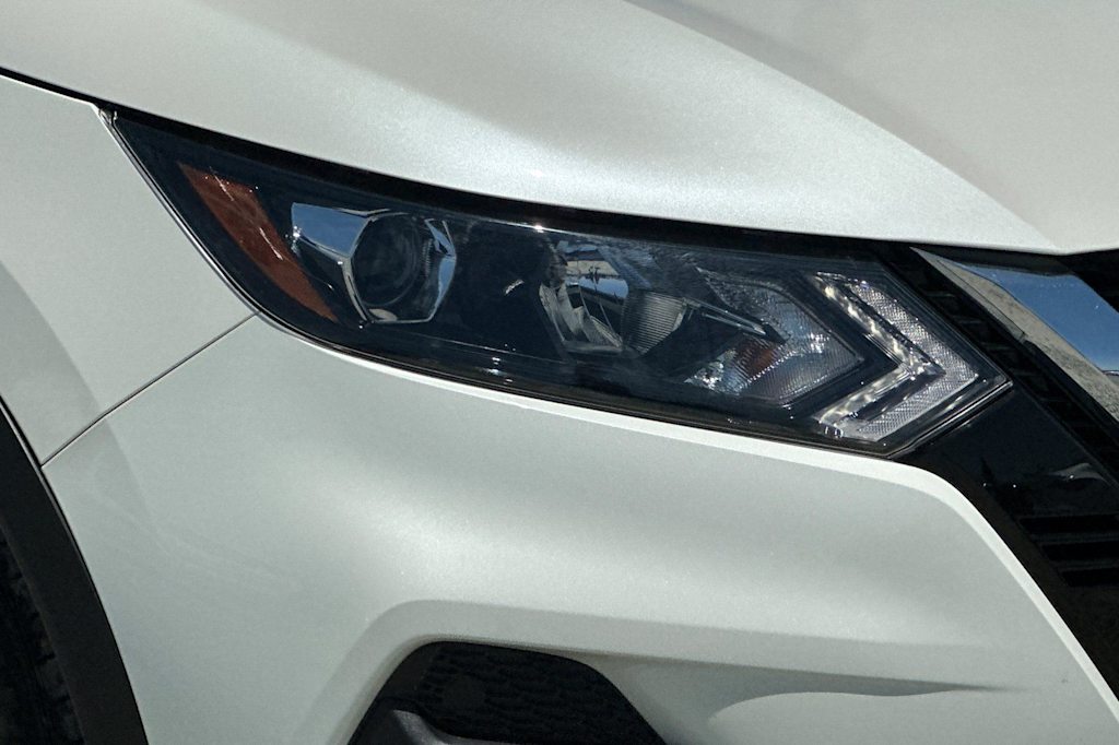 Thumbnail: 2022 Nissan Rogue Sport - 34