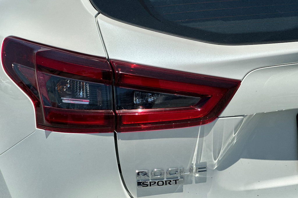 Thumbnail: 2022 Nissan Rogue Sport - 35