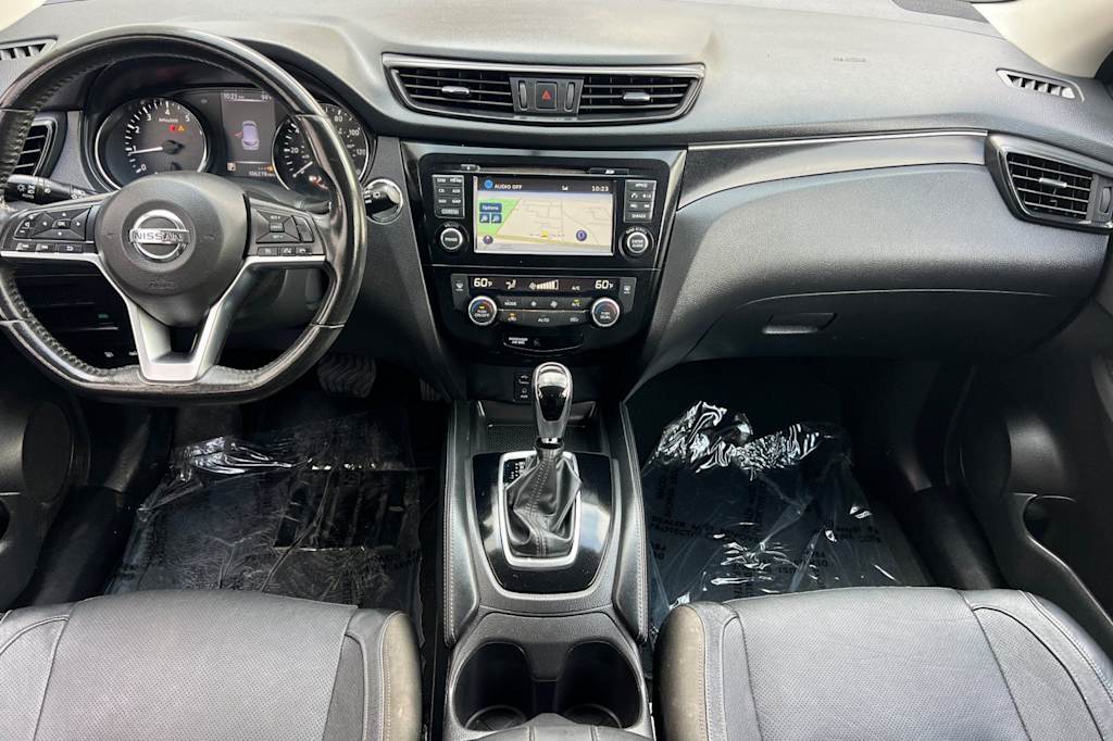 Thumbnail: 2017 Nissan Rogue Sport - 2