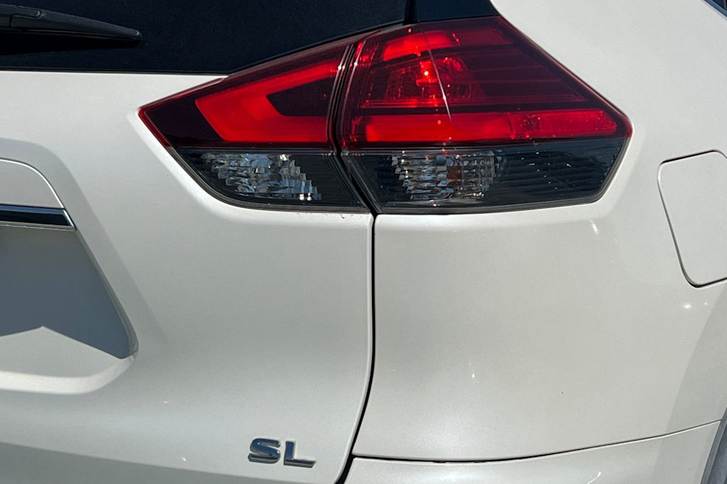 Thumbnail: 2017 Nissan Rogue - 26