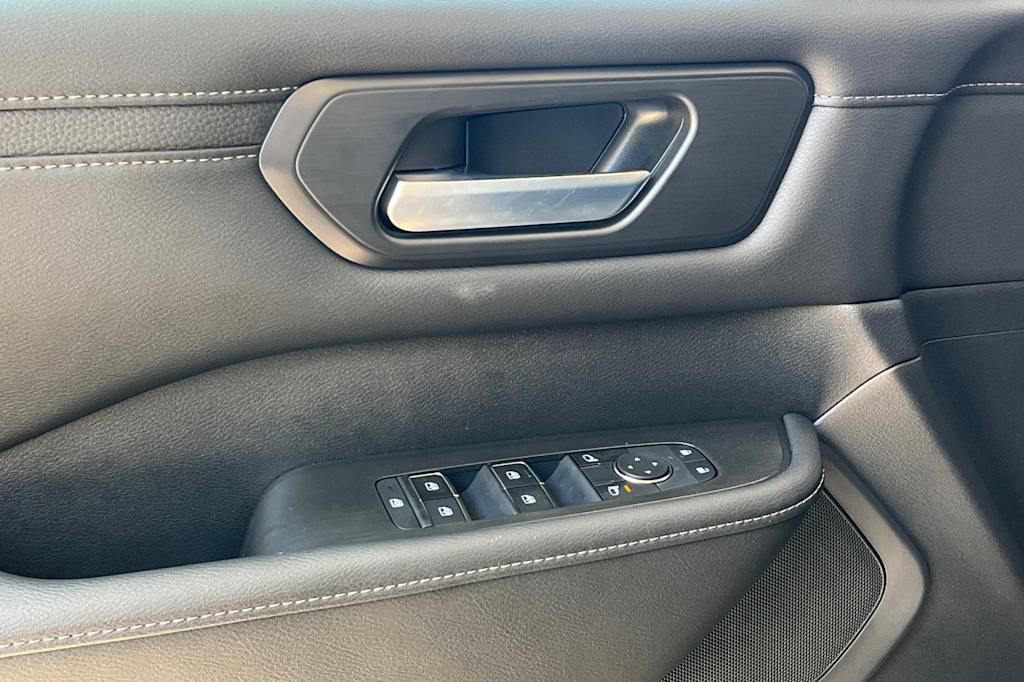 2026 Nissan Armada SV - Photo 22