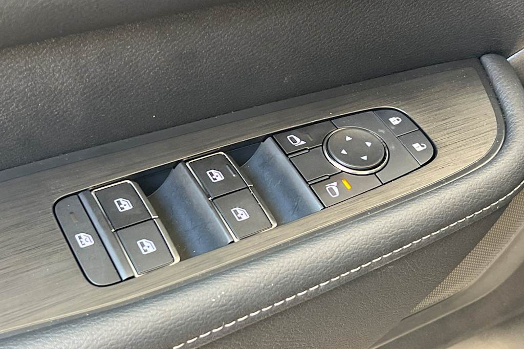2026 Nissan Armada SV - Photo 23