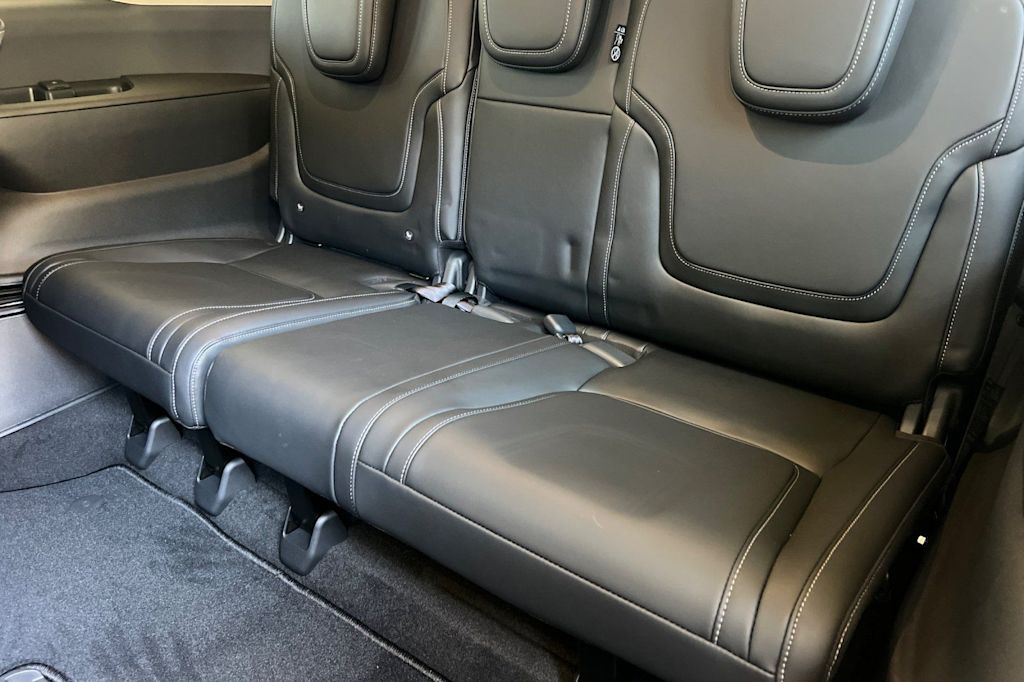 2026 Nissan Armada SV - Photo 25