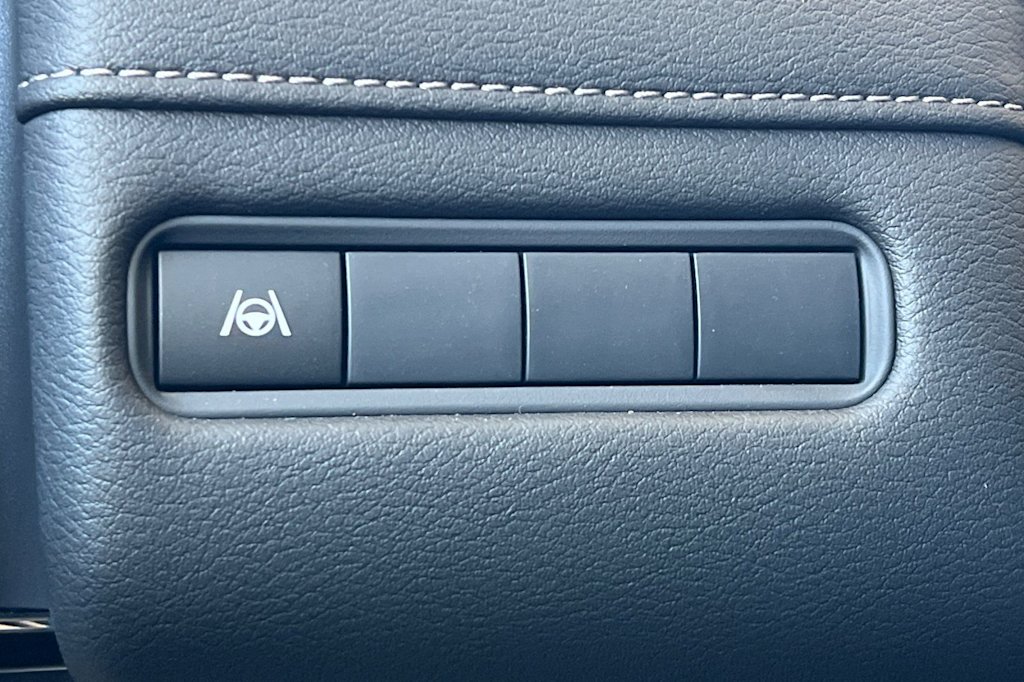 2026 Nissan Armada SV - Photo 35