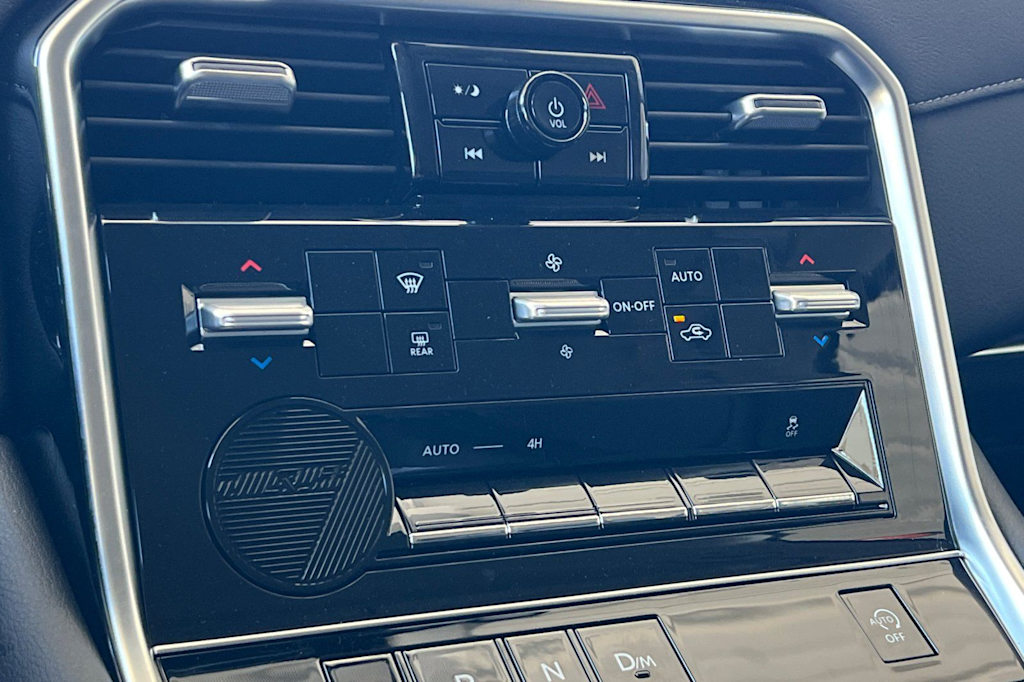 2026 Nissan Armada SV - Photo 29