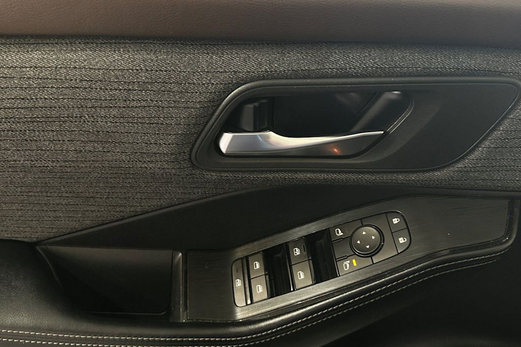 Thumbnail: 2023 Nissan Rogue - 20