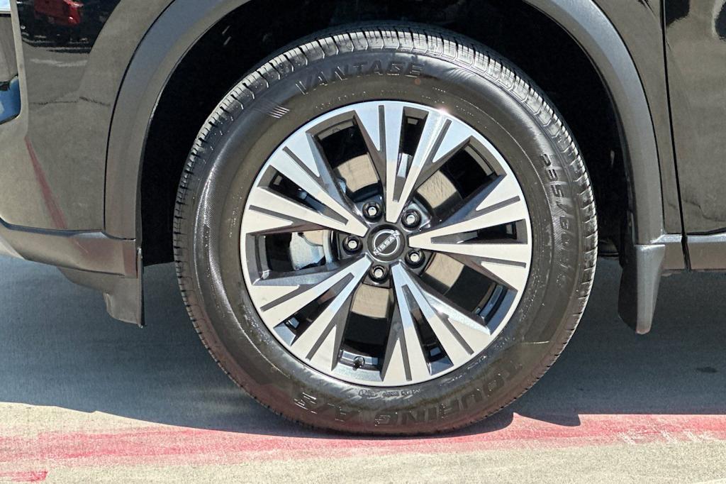 Thumbnail: 2023 Nissan Rogue - 8