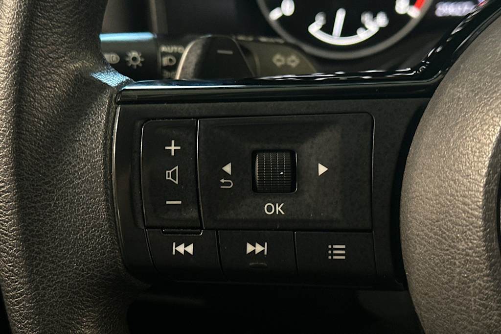 Thumbnail: 2023 Nissan Rogue - 31