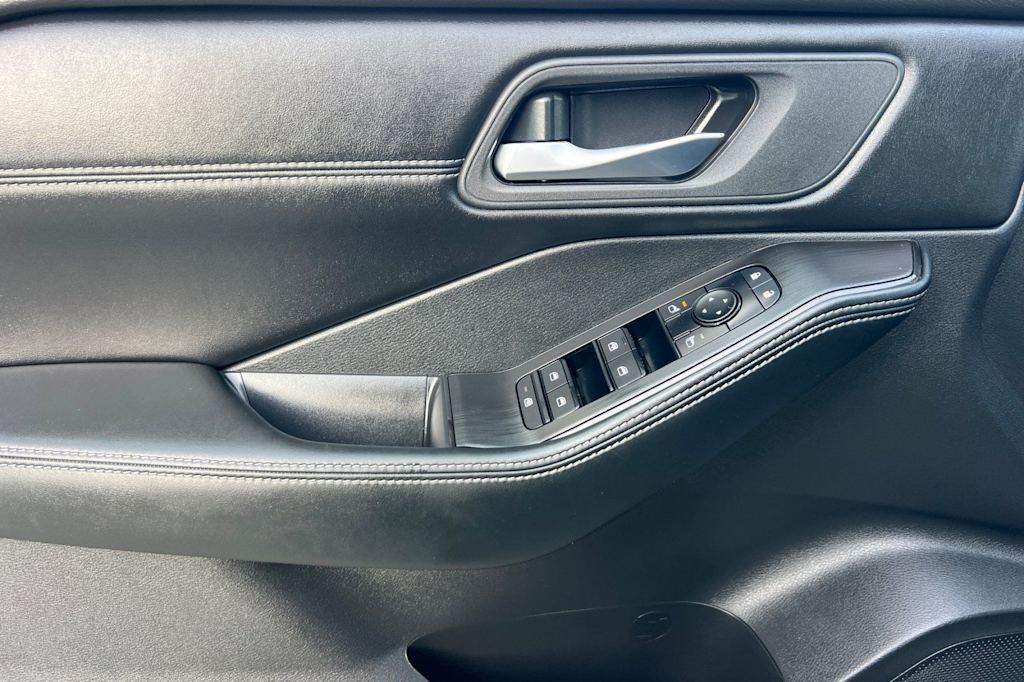 Thumbnail: 2026 Nissan Rogue - 22