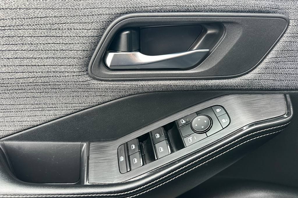 Thumbnail: 2023 Nissan Rogue - 23