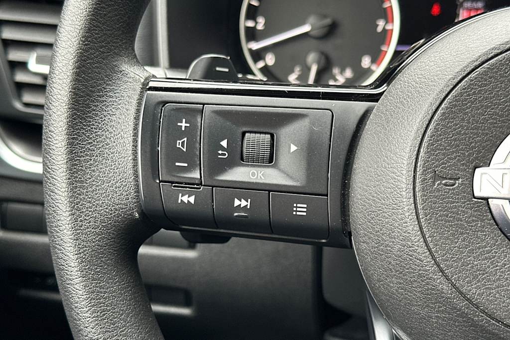 Thumbnail: 2023 Nissan Rogue - 32