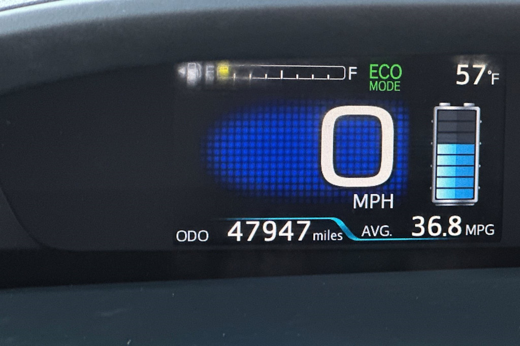 Thumbnail: 2016 Toyota Prius - 16