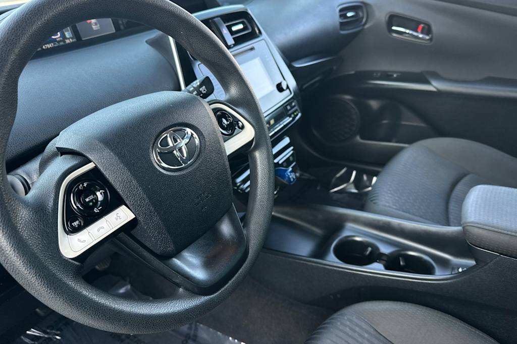 Thumbnail: 2016 Toyota Prius - 9